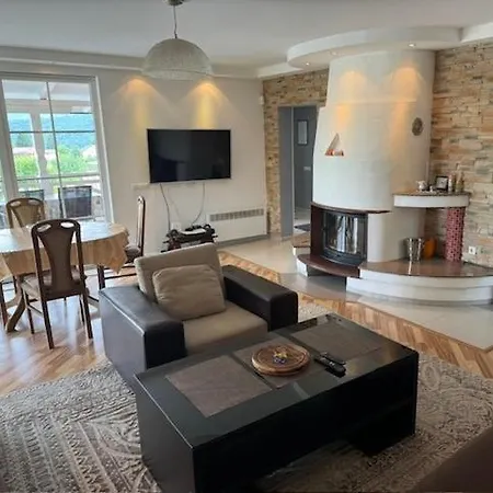 Elma Villa